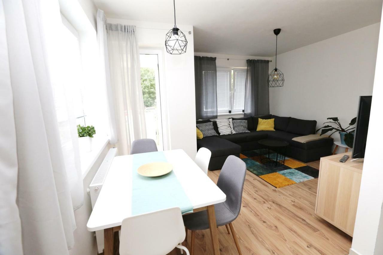 Samorin - Apartment In The Center - Private Parking - Klimatizacia Zewnętrze zdjęcie