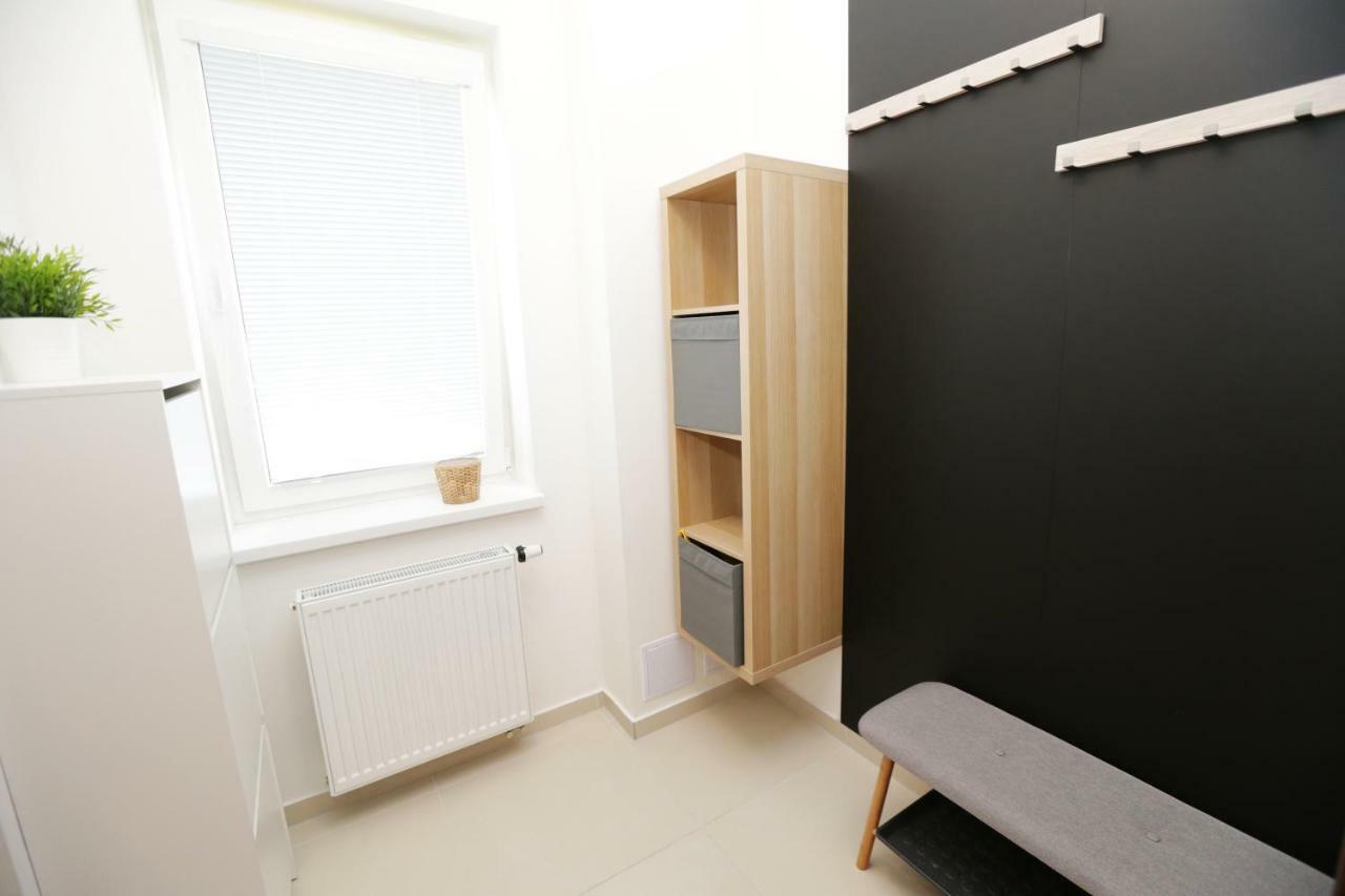 Samorin - Apartment In The Center - Private Parking - Klimatizacia Zewnętrze zdjęcie
