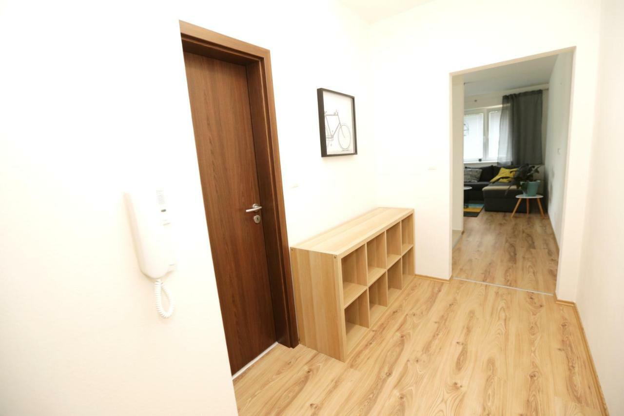 Samorin - Apartment In The Center - Private Parking - Klimatizacia Zewnętrze zdjęcie